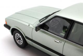 Ford Taunus TC4 green metallic 1980 Cult Scale Models 1:18 Resinemodell (Türen, Motorhaube... nicht zu öffnen!)